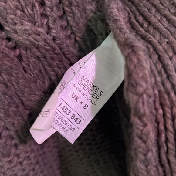Wool Vest / Sleeveless Cardigan - Picture 4 of 5